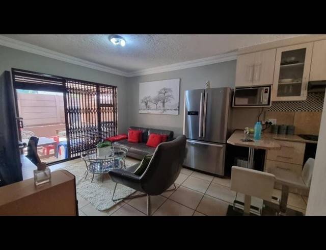 2 BEDROOM APARTMENT FOR SALE IN FLORIDA